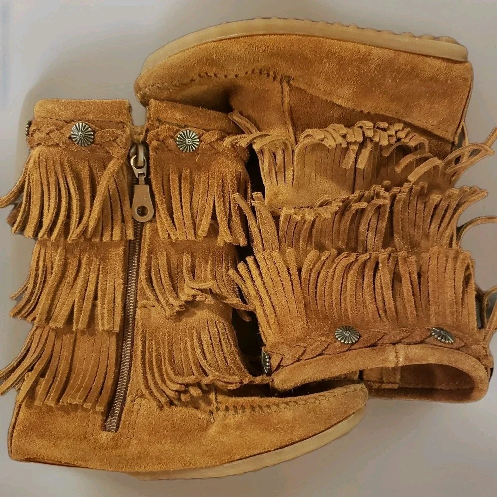 Minnetonka Little Kids Size 11 Boots Tall‎ Brown Suede Fringe Tiered Moccasin